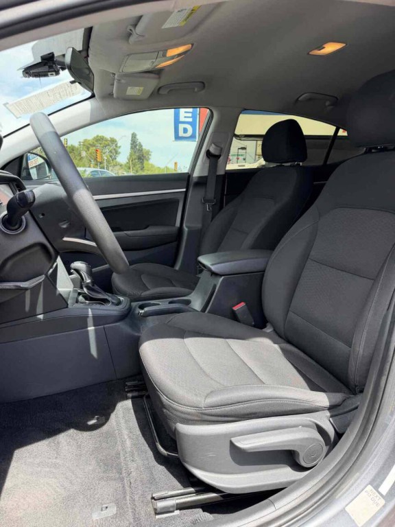 2019 Hyundai Elantra Image 13