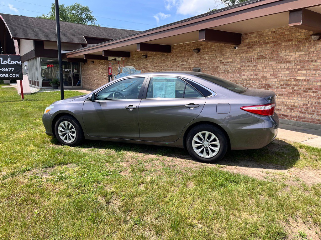 2016 Toyota Camry Image 3
