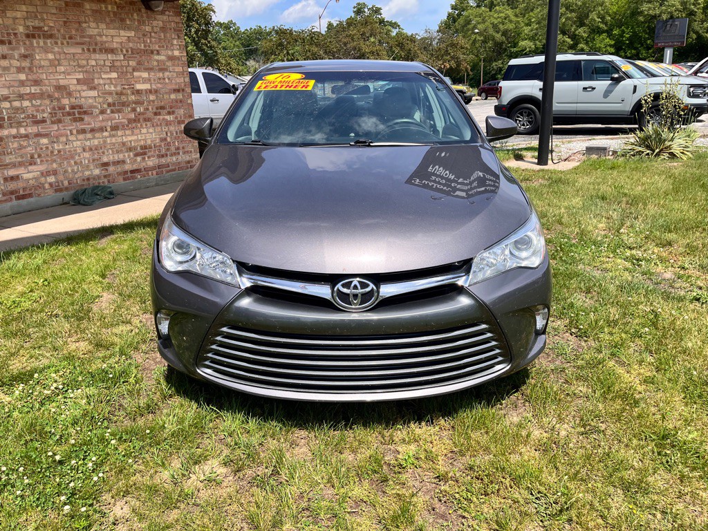 2016 Toyota Camry Image 9