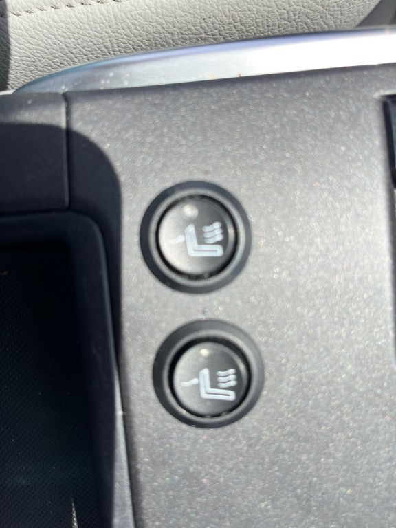 2016 Toyota Camry Image 13