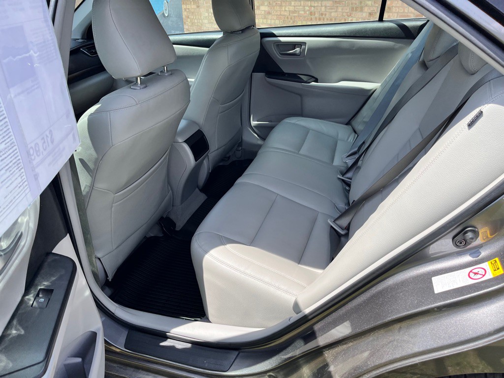 2016 Toyota Camry Image 22