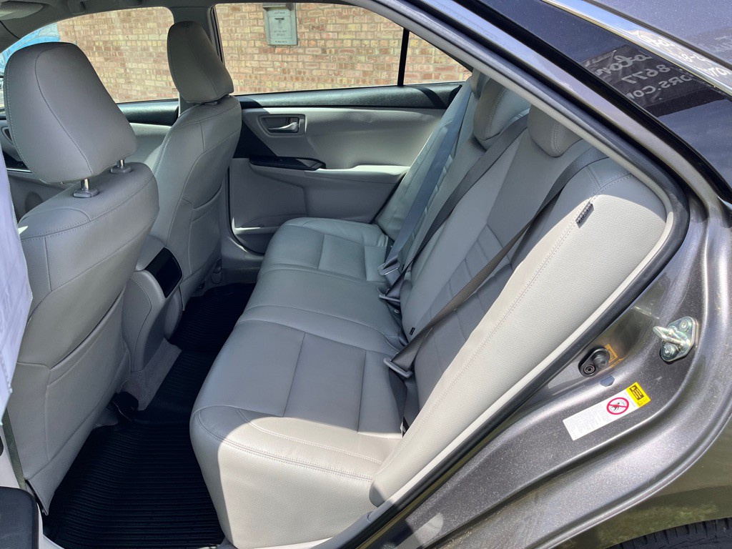 2016 Toyota Camry Image 25