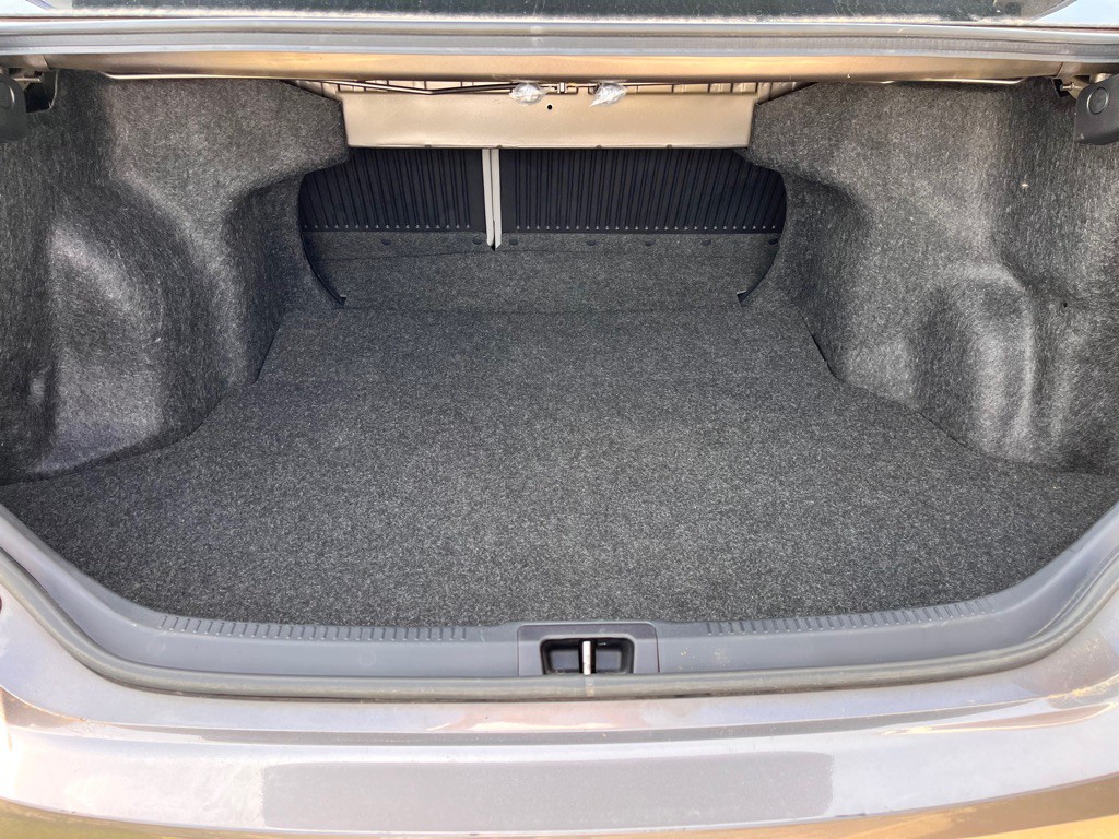 2016 Toyota Camry Image 29