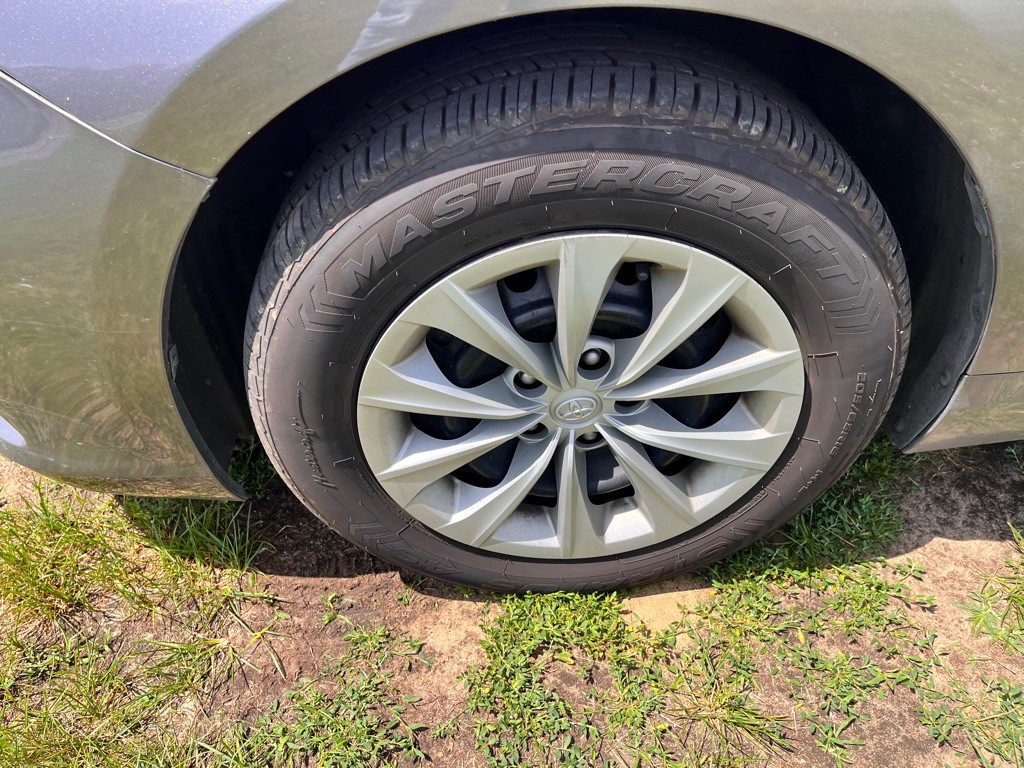 2016 Toyota Camry Image 31