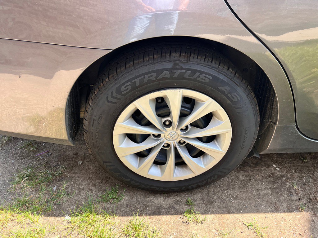 2016 Toyota Camry Image 37
