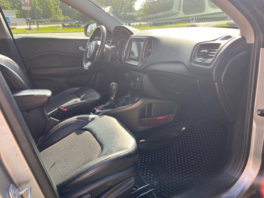 2019 Jeep Compass Image 16