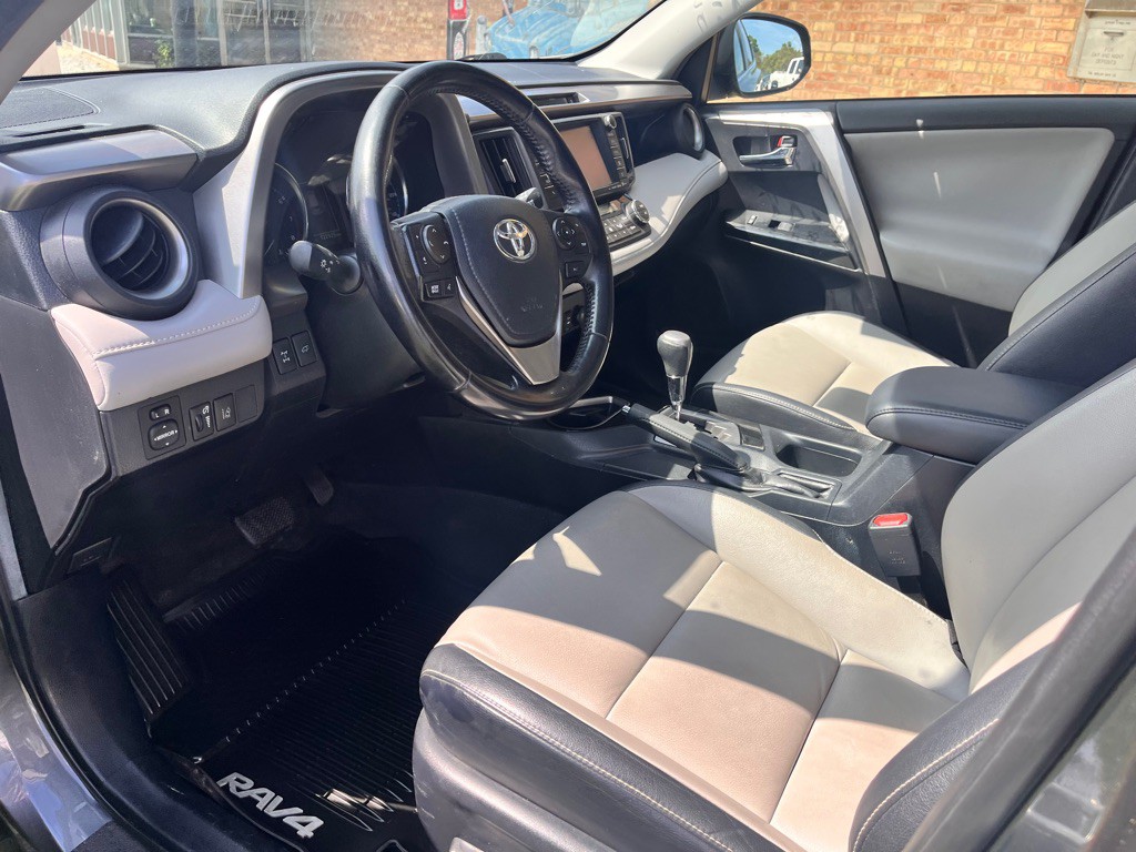 2016 Toyota Rav4 Image 12