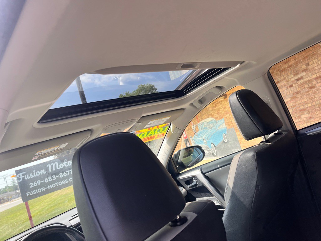 2016 Toyota Rav4 Image 30