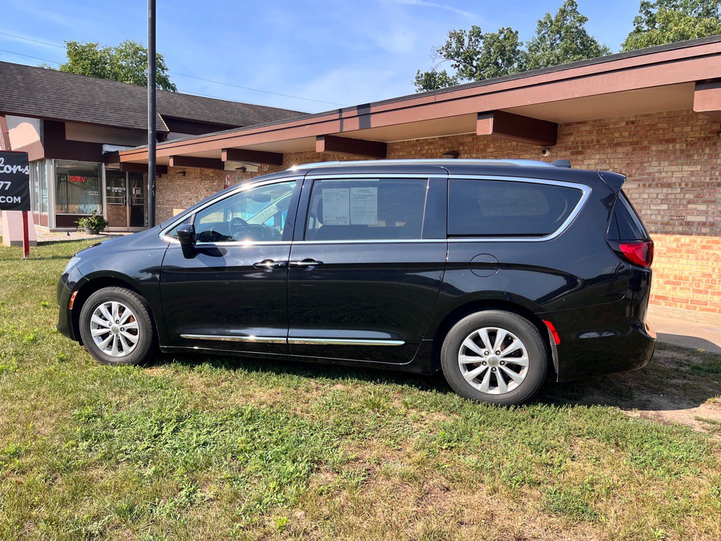 2019 Chrysler Pacifica Image 4