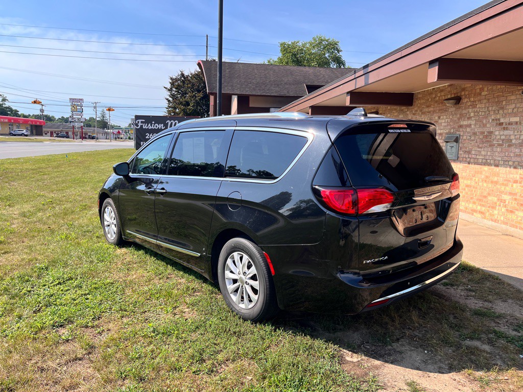 2019 Chrysler Pacifica Image 5