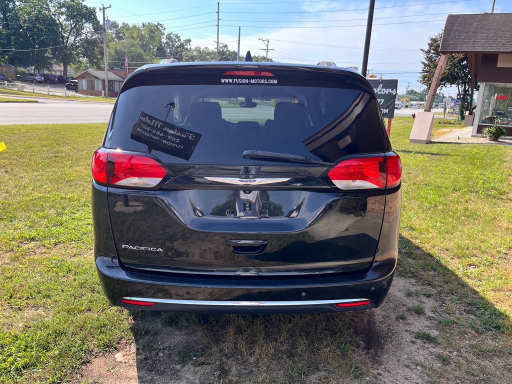 2019 Chrysler Pacifica Image 6