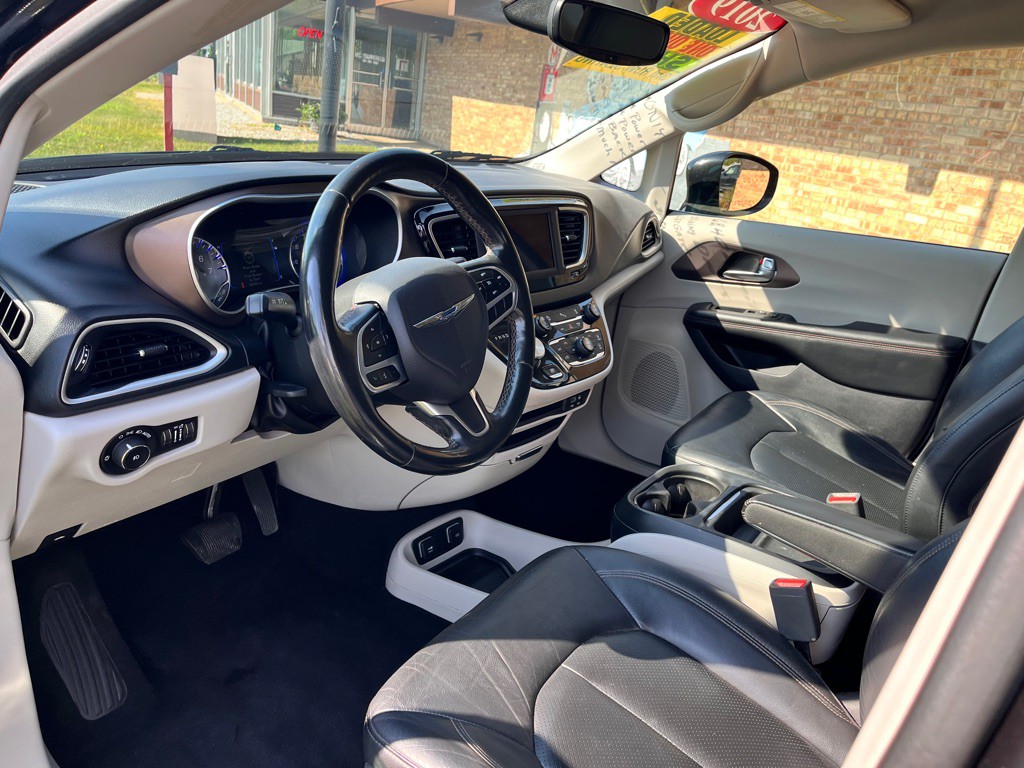 2019 Chrysler Pacifica Image 15