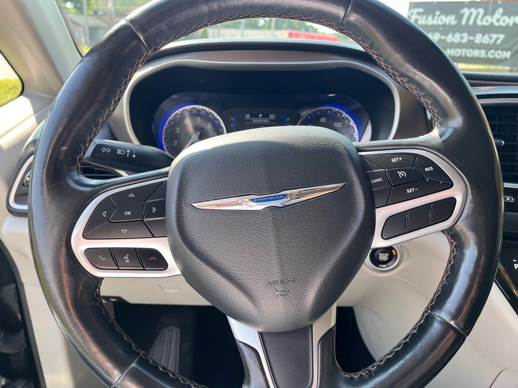 2019 Chrysler Pacifica Image 25
