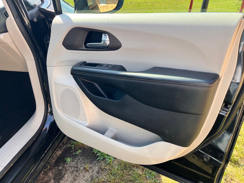 2019 Chrysler Pacifica Image 31