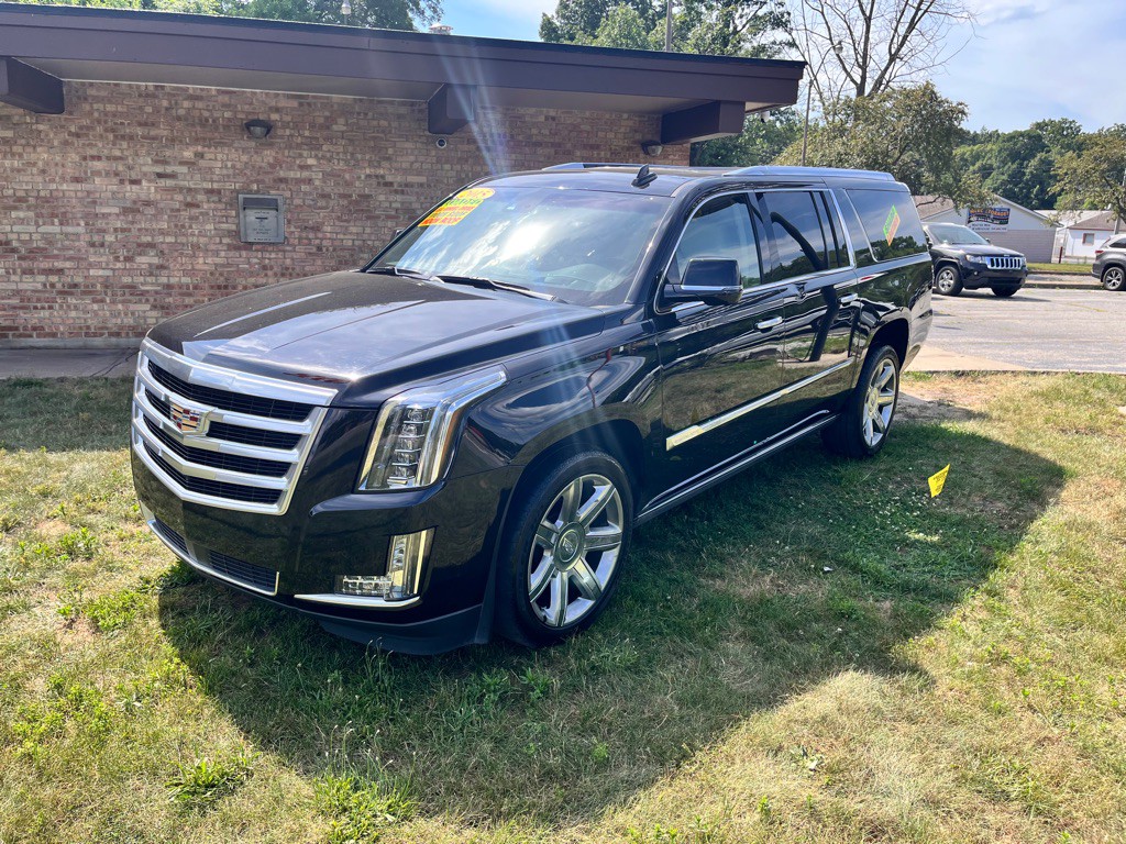 2015 Cadillac Escalade Image 2
