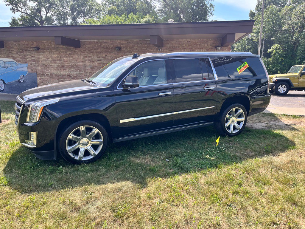 2015 Cadillac Escalade Image 3