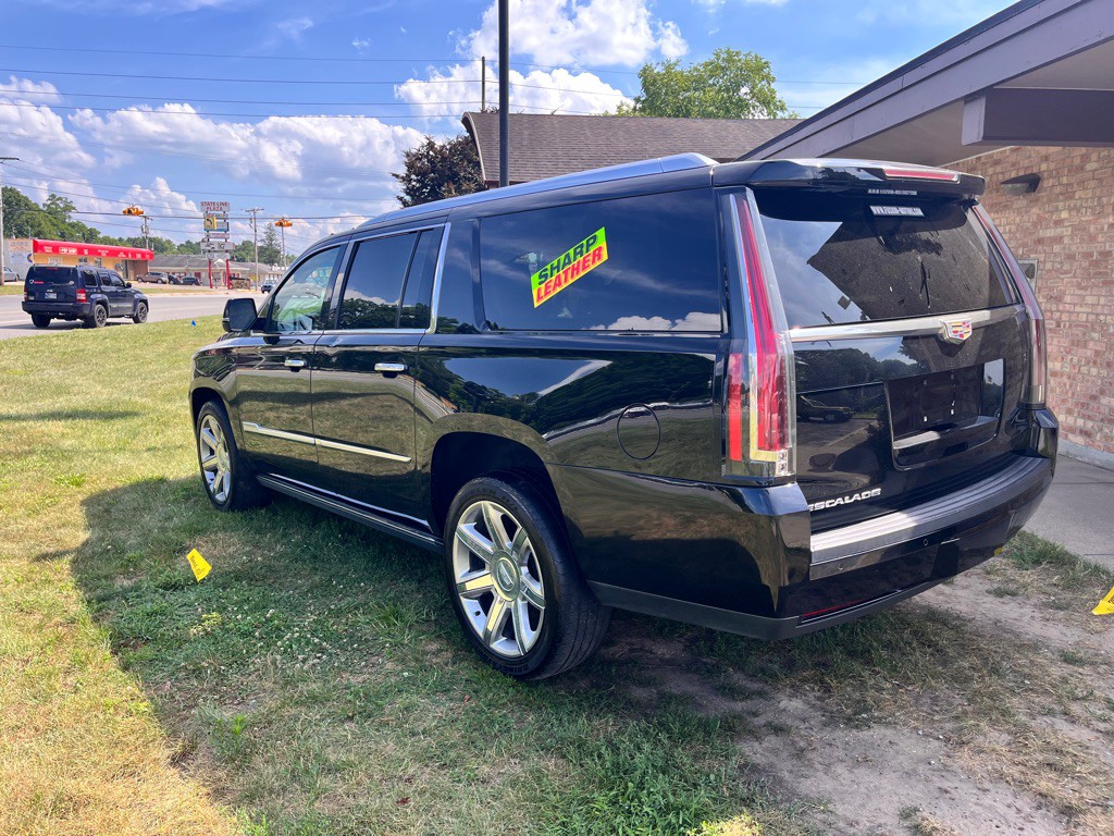 2015 Cadillac Escalade Image 5