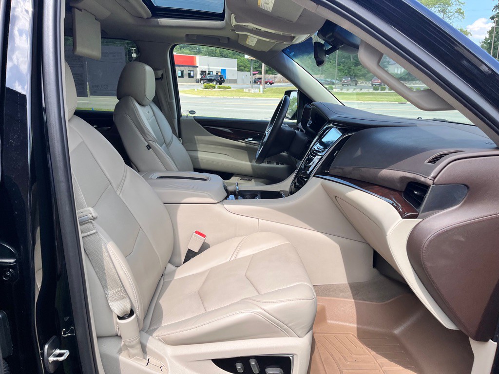 2015 Cadillac Escalade Image 20