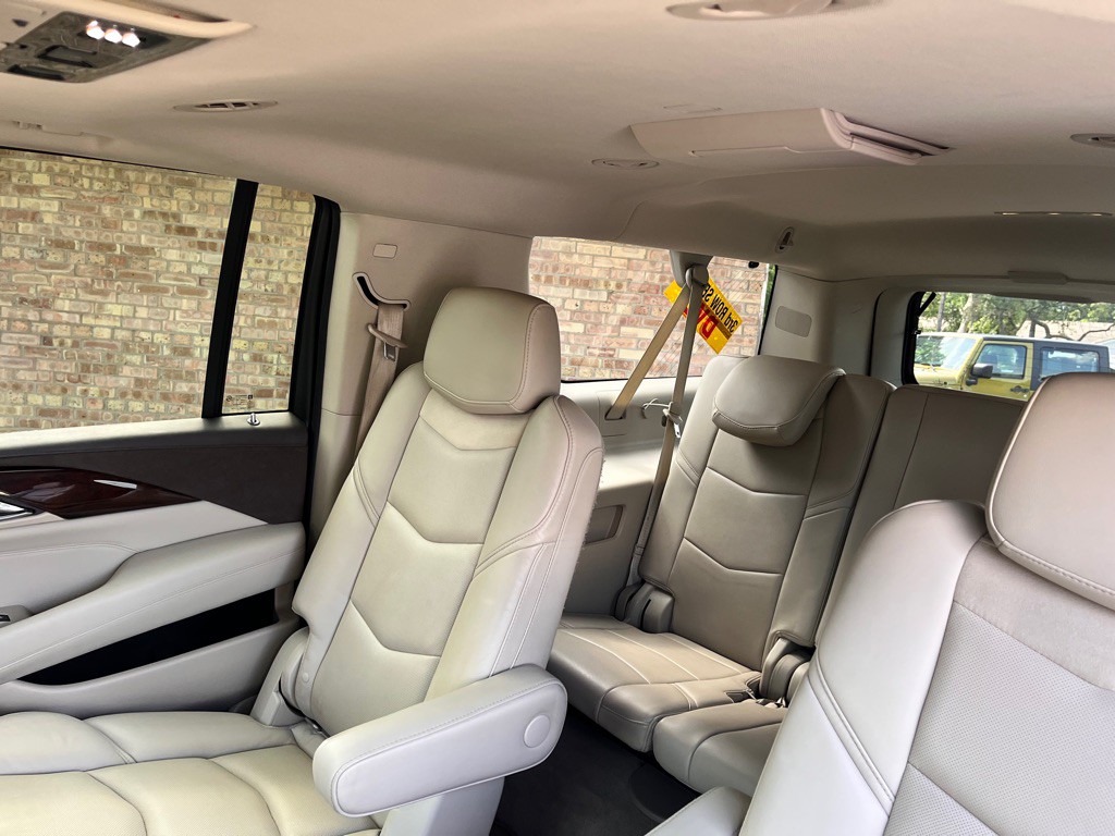 2015 Cadillac Escalade Image 22