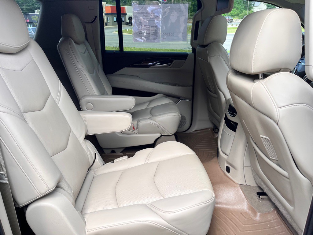 2015 Cadillac Escalade Image 27