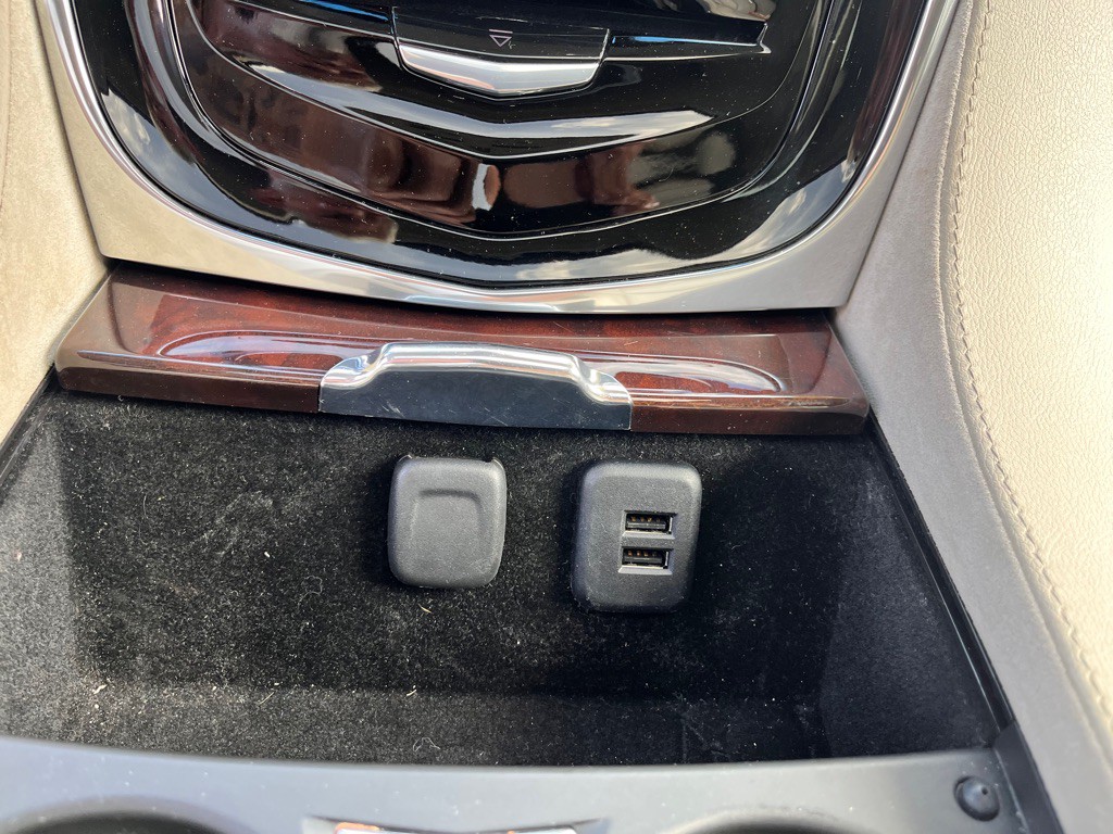 2015 Cadillac Escalade Image 39