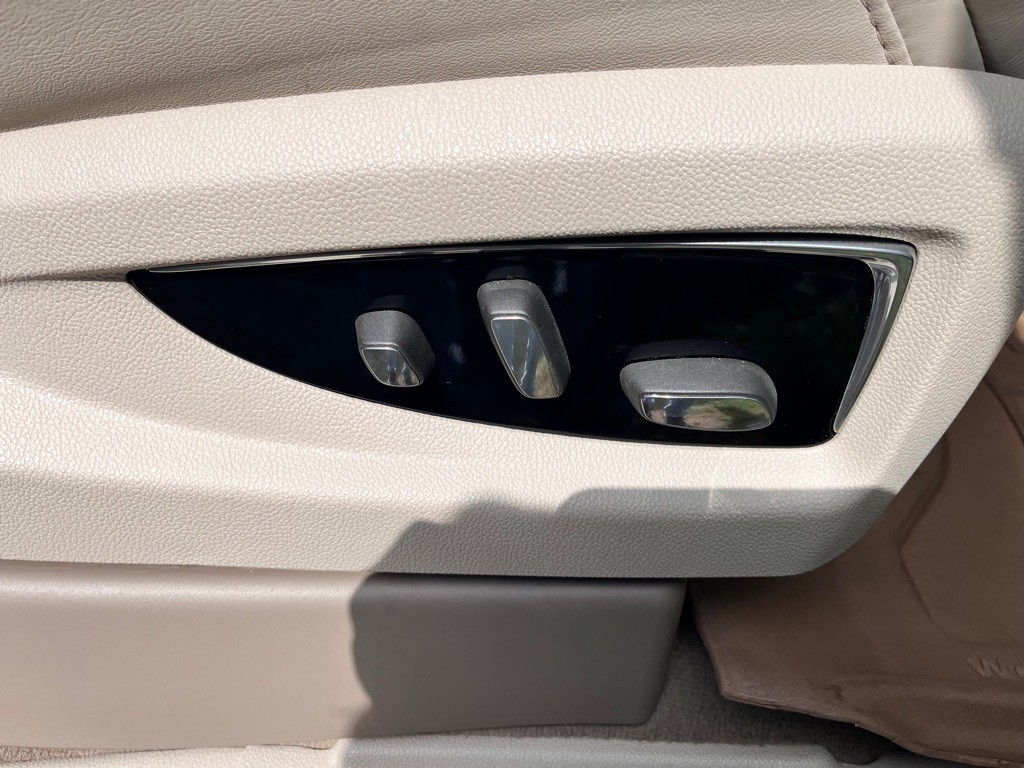 2015 Cadillac Escalade Image 46
