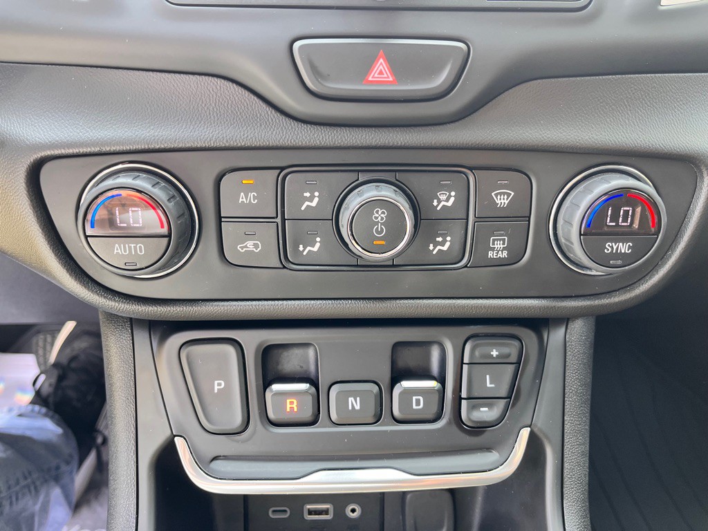 2020 GMC Terrain Image 27