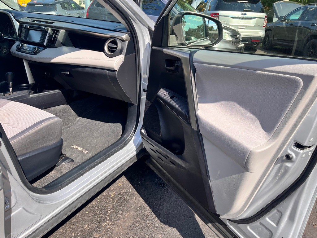 2013 Toyota Rav4 Image 28