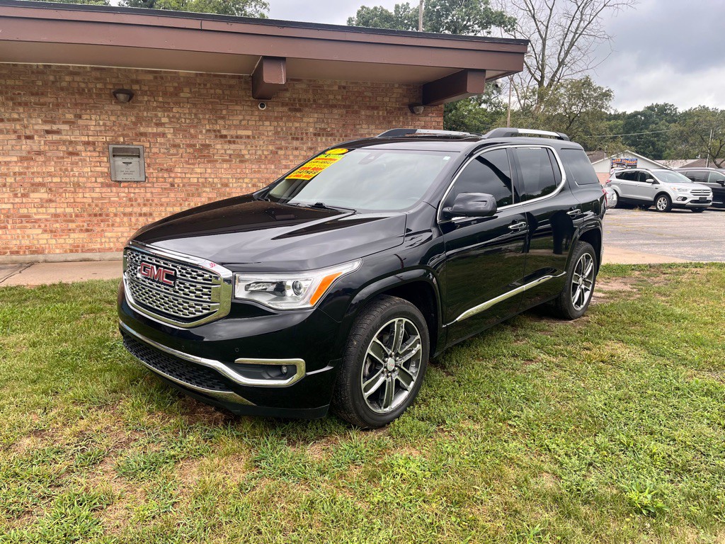 2017 GMC Acadia Image 2
