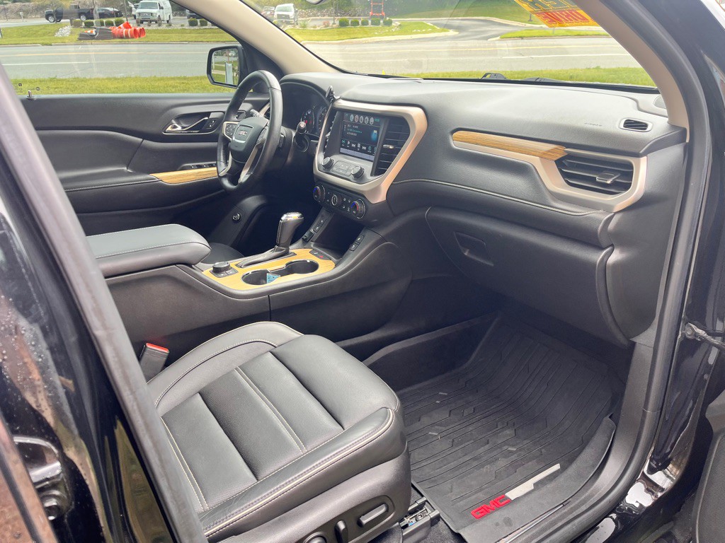 2017 GMC Acadia Image 14
