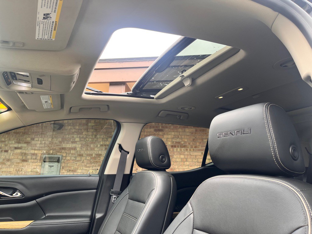 2017 GMC Acadia Image 19