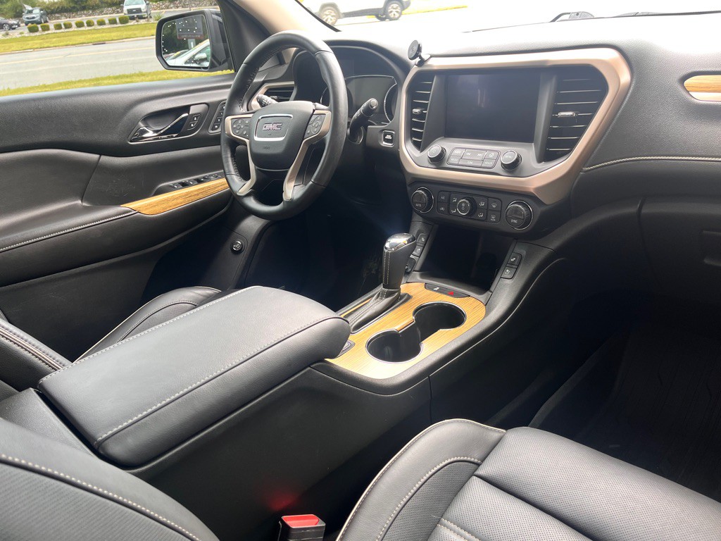 2017 GMC Acadia Image 22