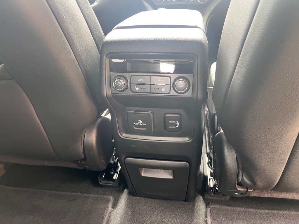 2017 GMC Acadia Image 24
