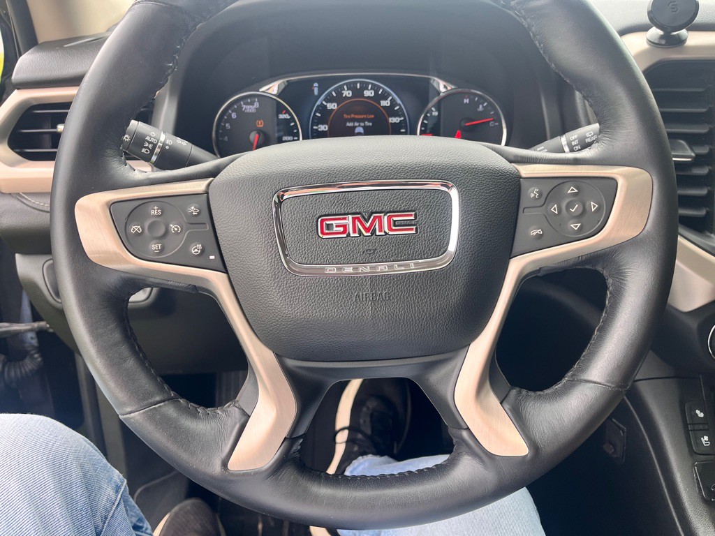 2017 GMC Acadia Image 32