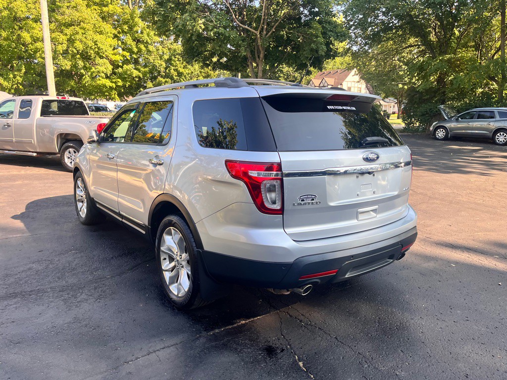 2011 Ford Explorer Image 10