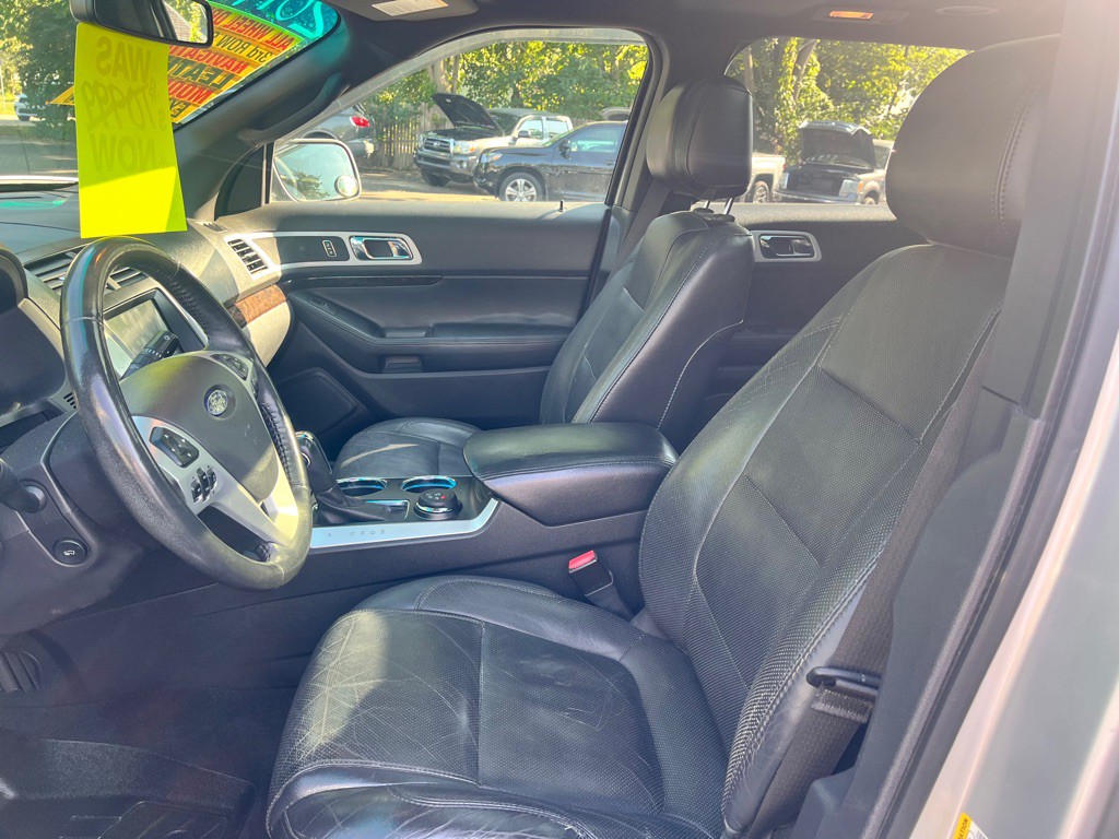 2011 Ford Explorer Image 27