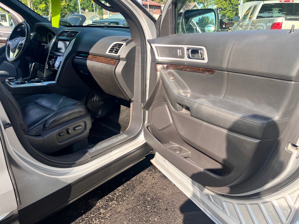 2011 Ford Explorer Image 30