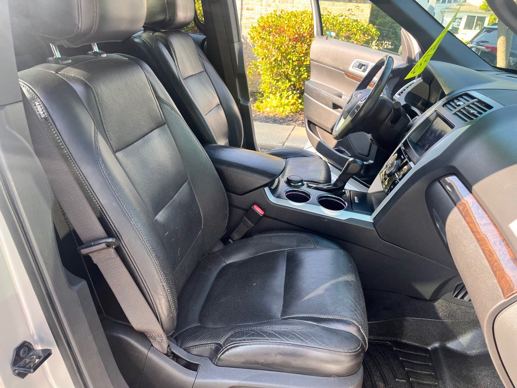 2011 Ford Explorer Image 37