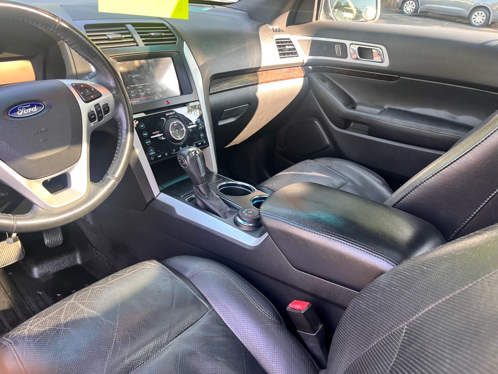 2011 Ford Explorer Image 39