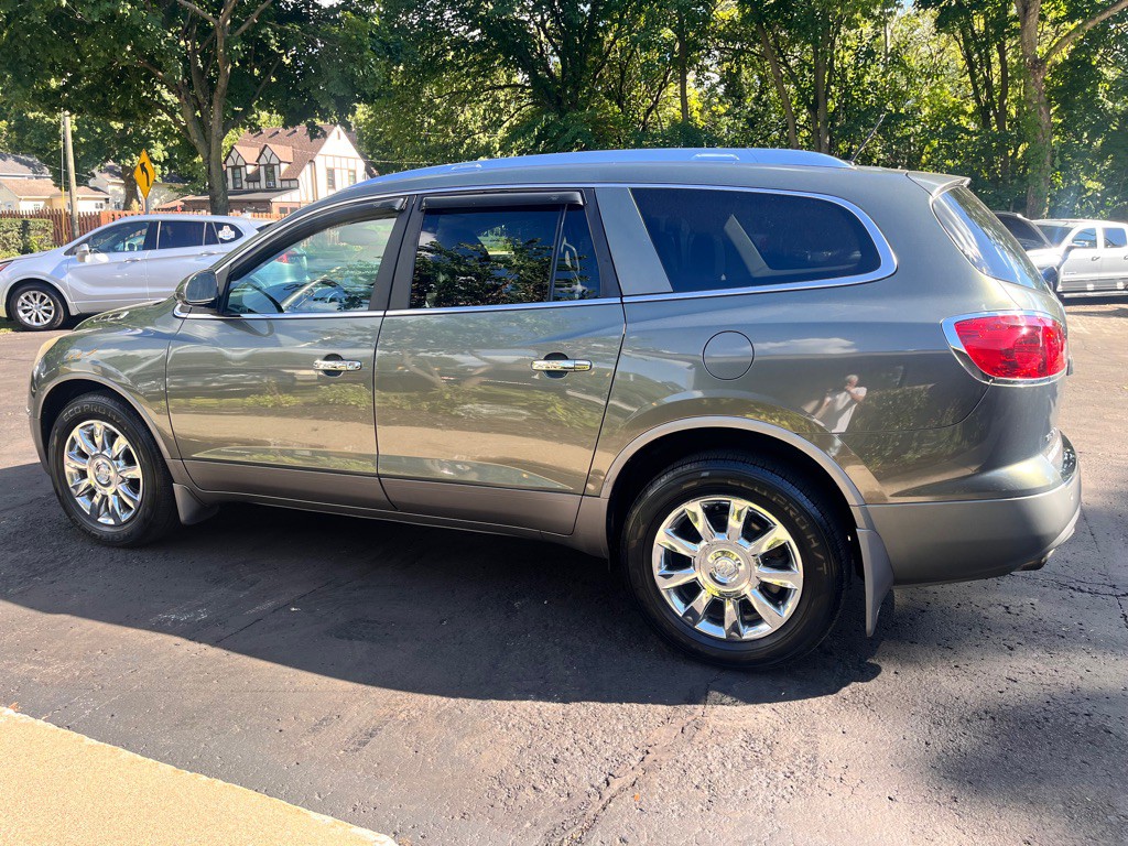 2011 Buick Enclave Image 2