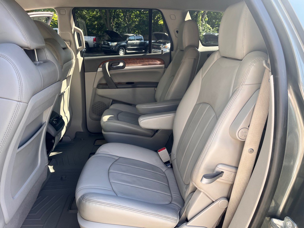 2011 Buick Enclave Image 22