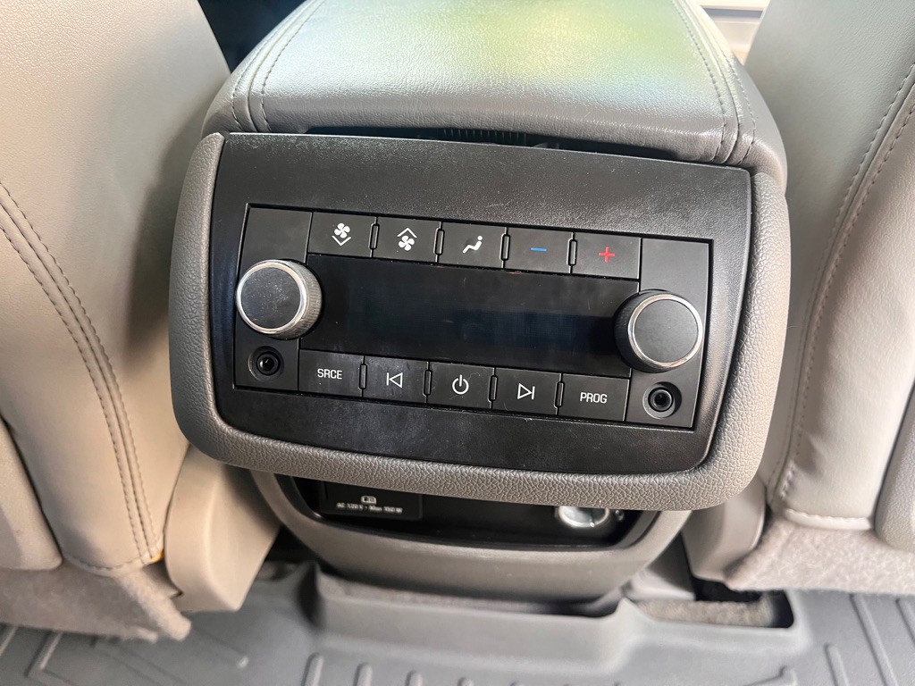 2011 Buick Enclave Image 24