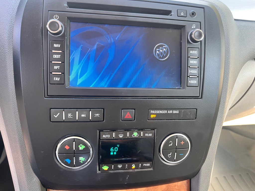 2011 Buick Enclave Image 32