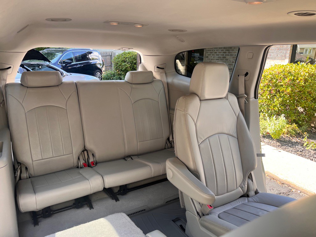 2011 Buick Enclave Image 38