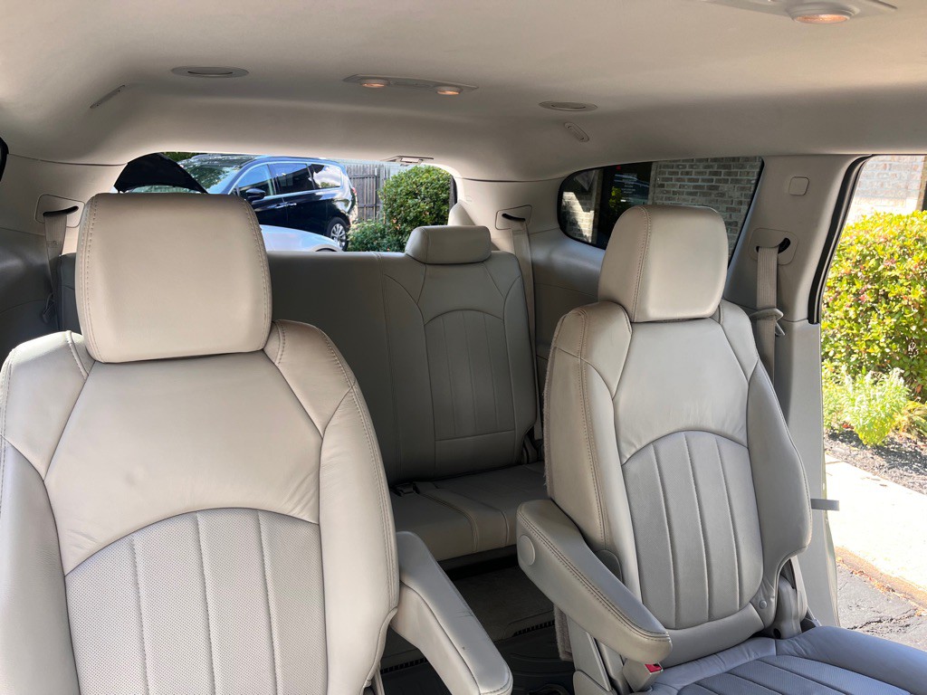 2011 Buick Enclave Image 39