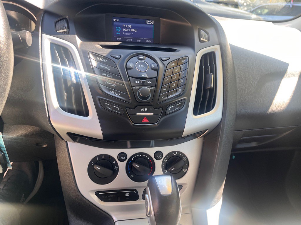 2014 Ford Focus Image 30