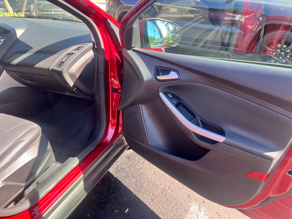 2014 Ford Focus Image 32