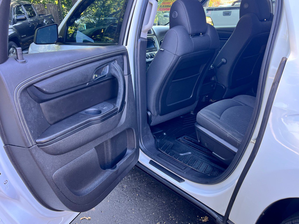 2016 GMC Acadia Image 17
