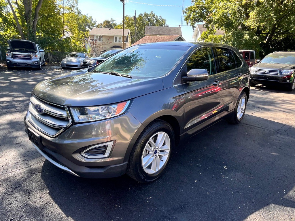 2017 Ford Edge Image 2