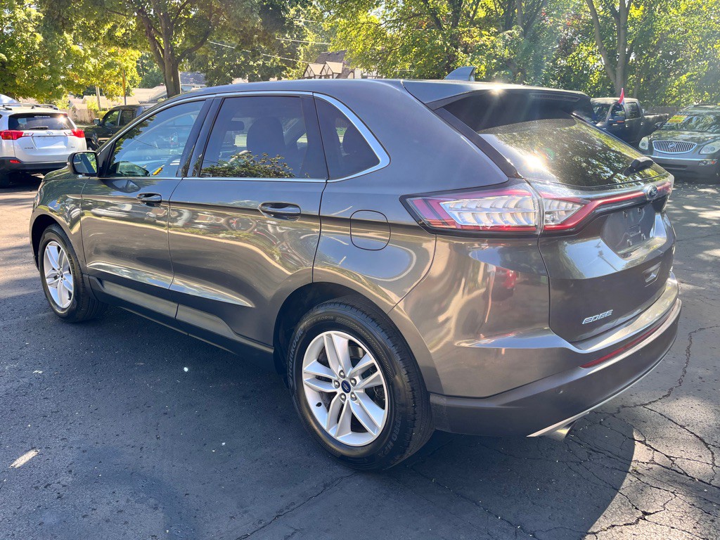 2017 Ford Edge Image 4
